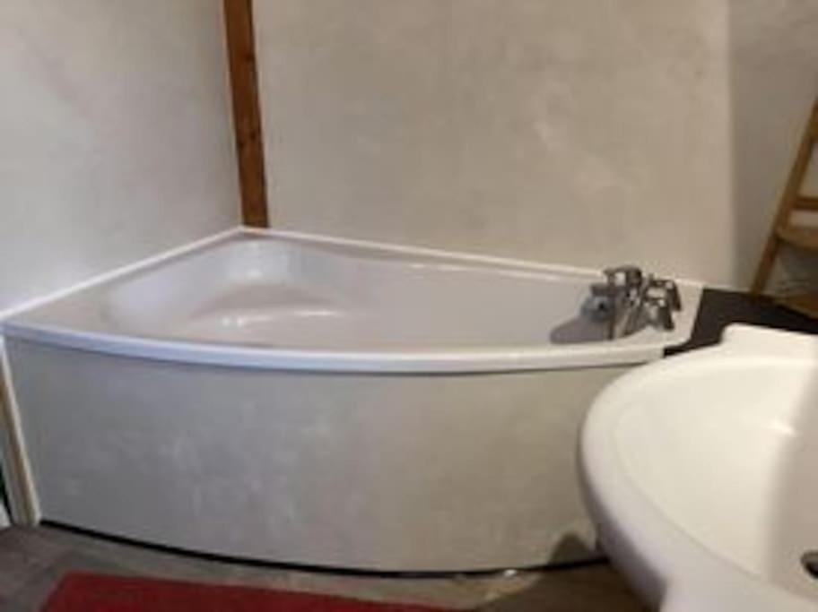 Le Gite De La Fontaine Chiddes المظهر الخارجي الصورة